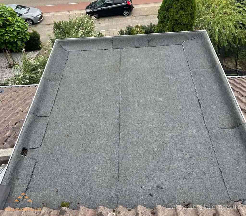 Dakbedekking schuur met bitumen in Hellevoetsluis Dakbedekking schuur met bitumen in Hellevoetsluis